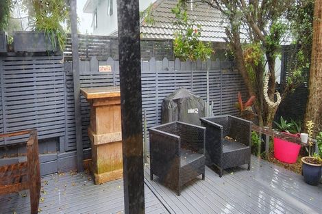 Photo of property in 38 Esther Place, Red Beach, 0932