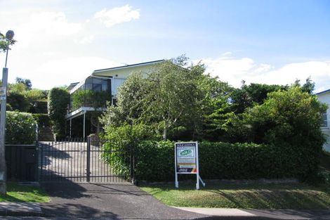 Photo of property in 4 Cypress Place, Sunnynook, Auckland, 0620