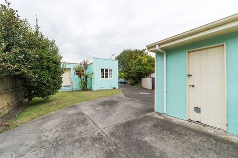 Photo of property in 11 Savage Crescent, West End, Palmerston North, 4412