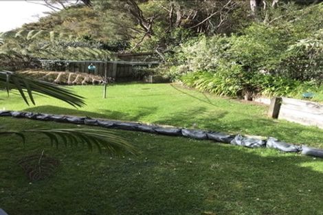 Photo of property in 14 Emery Grove, Bayview, Auckland, 0629