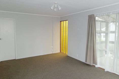 Photo of property in 1/32a Sunnynook Road, Sunnynook, Auckland, 0620