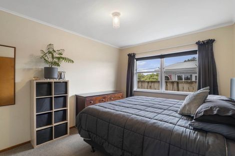 Photo of property in 254 Huatoki Street, Upper Vogeltown, New Plymouth, 4310