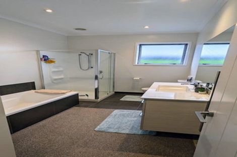 Photo of property in 12 Aro Mato Place, Huapai, Kumeu, 0810