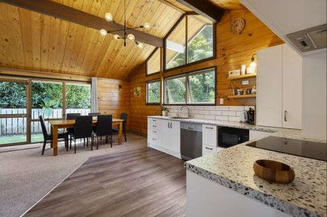 Photo of property in 12 Woodleigh Street, Frankleigh Park, New Plymouth, 4310