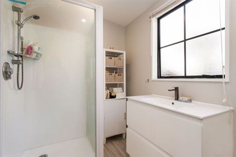 Photo of property in 2/49a Main Road, Redcliffs, Christchurch, 8081