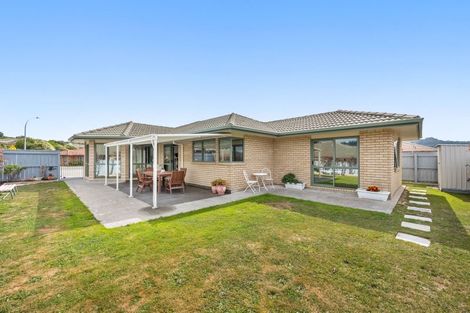 Photo of property in 12 Percy Kinsman Crescent, Riverstone Terraces, Upper Hutt, 5018