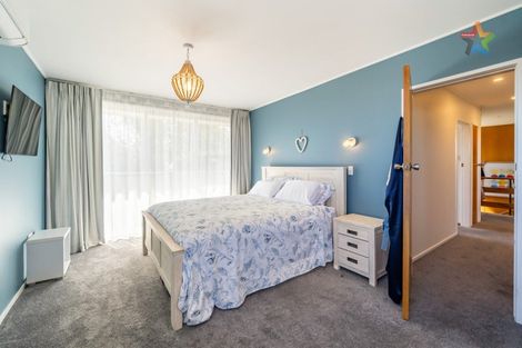 Photo of property in 8 Summit Road, Fairfield, Lower Hutt, 5011