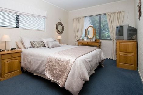 Photo of property in 1/25 Golfland Drive, Golflands, Auckland, 2013