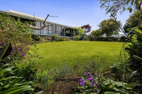 Photo of property in 4 Quin Crescent, Hawera, 4610