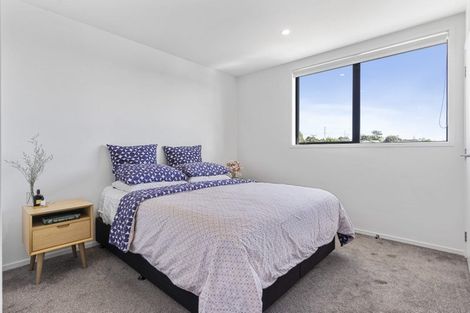 Photo of property in 7/45 Vera Road, Te Atatu South, Auckland, 0610