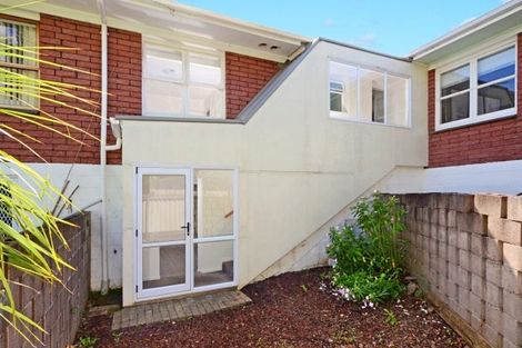 Photo of property in 4/155 Shakespeare Road, Milford, Auckland, 0620