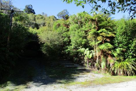 Photo of property in 41 Lake View Terrace, Moana, 7875