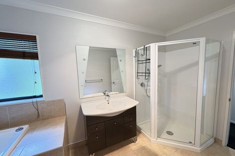 Photo of property in 30 Foster Road, Kumeu, 0891