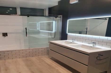 Photo of property in 1/12 Vista Crescent, Maoribank, Upper Hutt, 5018