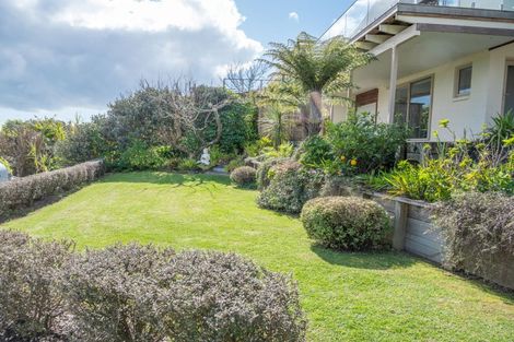 Photo of property in 16 Rangikapiti Road, Coopers Beach, 0420