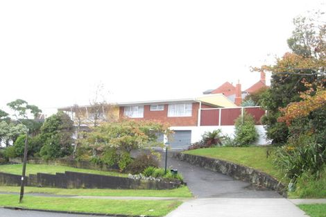 Photo of property in 7 Cheriton Road, Mellons Bay, Auckland, 2014