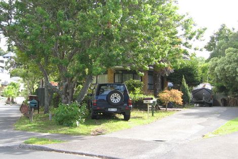 Photo of property in 41 Palliser Lane, Browns Bay, Auckland, 0632