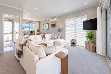 Photo of property in 989 East Coast Road, Kaiaua, Miranda, 2473