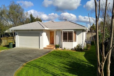 Photo of property in 5 Tokay Place, Huapai, Kumeu, 0810