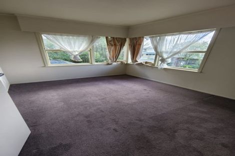 Photo of property in 1/3 Sunset Road, Totara Vale, Auckland, 0632