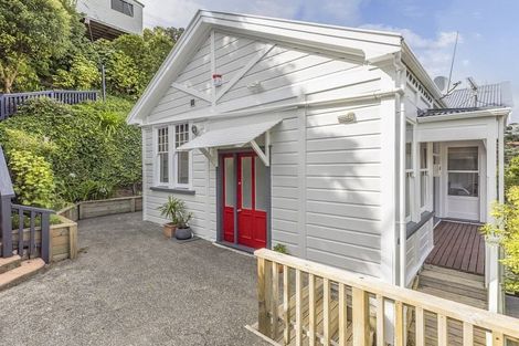 Photo of property in 40 Fairview Crescent, Kelburn, Wellington, 6012