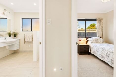 Photo of property in 1/25 Rathgar Road, Henderson, Auckland, 0610