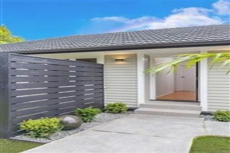Photo of property in 10 Devon Street, Te Atatu South, Auckland, 0610