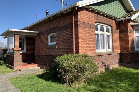 Photo of property in 251 Macandrew Road, Forbury, Dunedin, 9012