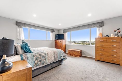 Photo of property in 2 Boocock Crescent, Orewa, 0931