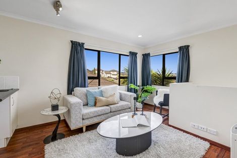 Photo of property in 26 Black Teal Close, Unsworth Heights, Auckland, 0632