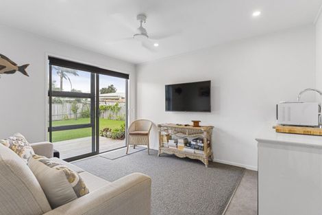 Photo of property in 140 Kiwi Road, Whangamata, 3620