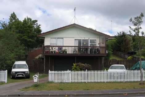 Photo of property in 55 Trias Road, Totara Vale, Auckland, 0629
