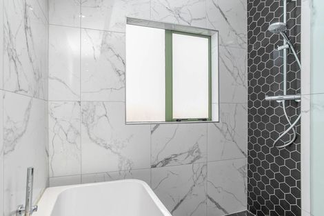 Photo of property in 2/251 Pakuranga Road, Pakuranga, Auckland, 2010