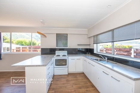 Photo of property in 25 California Drive, Totara Park, Upper Hutt, 5018