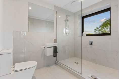 Photo of property in 1/62 Rangatira Road, Beach Haven, Auckland, 0626