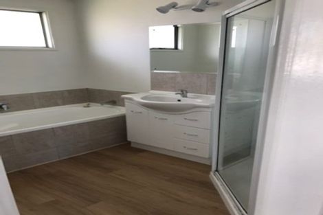 Photo of property in 26 Ferry Parade, Herald Island, Auckland, 0618