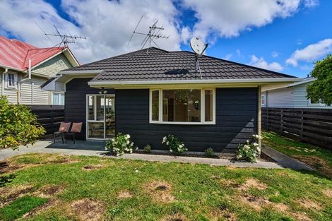 Photo of property in 2/13 Derwent Lee Grove, Epuni, Lower Hutt, 5011