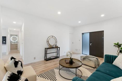 Photo of property in 1/612 Beach Road, Browns Bay, Auckland, 0630