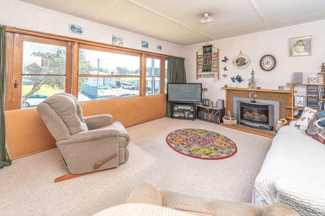 Photo of property in 4 Glenn Street, Castlecliff, Whanganui, 4501