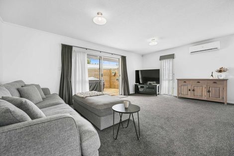 Photo of property in 27 Purcell Place, Melville, Hamilton, 3206