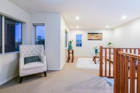 Photo of property in 10a Greenslade Crescent, Northcote, Auckland, 0627