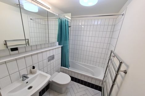 Photo of property in 105/3 Roxburgh Street, Mount Victoria, Wellington, 6011