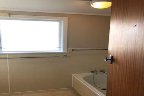 Photo of property in 1/32 Kowhai Road, Campbells Bay, Auckland, 0630