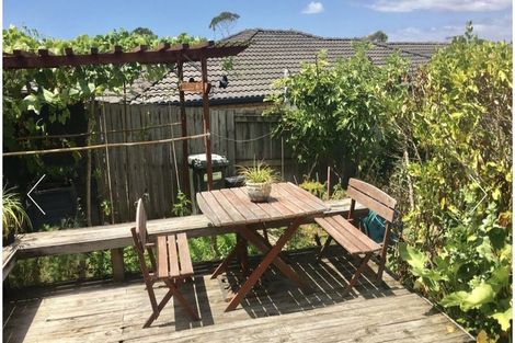 Photo of property in 28 Harford Place, Pakuranga Heights, Auckland, 2010