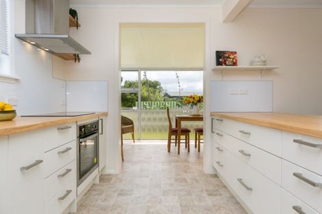Photo of property in 18 Gisborne Terrace, Opunake, 4616