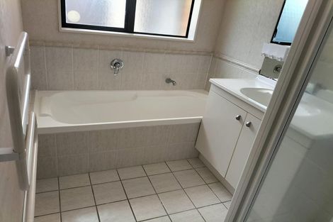 Photo of property in 13 Riplington Road, Huntington Park, Auckland, 2013
