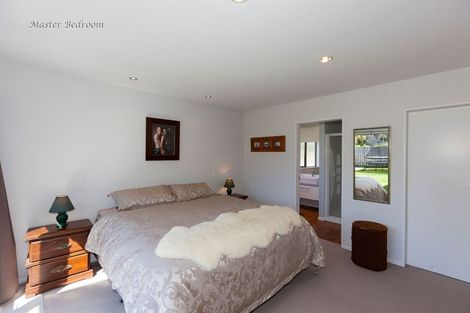 Photo of property in 26 Bluewater Place, Paraparaumu, 5032