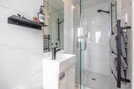 Photo of property in 9/5 Hikurangi Street, Te Atatu Peninsula, Auckland, 0610