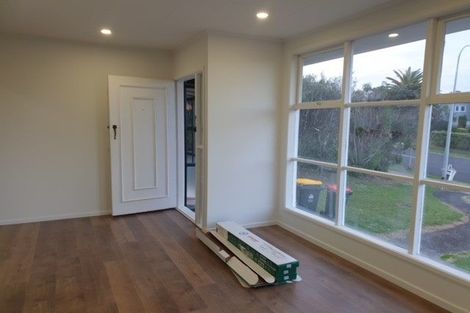 Photo of property in 43 Larne Avenue, Pakuranga Heights, Auckland, 2010