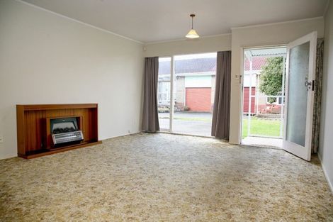 Photo of property in 2/55 Orams Road, Hillpark, Auckland, 2102